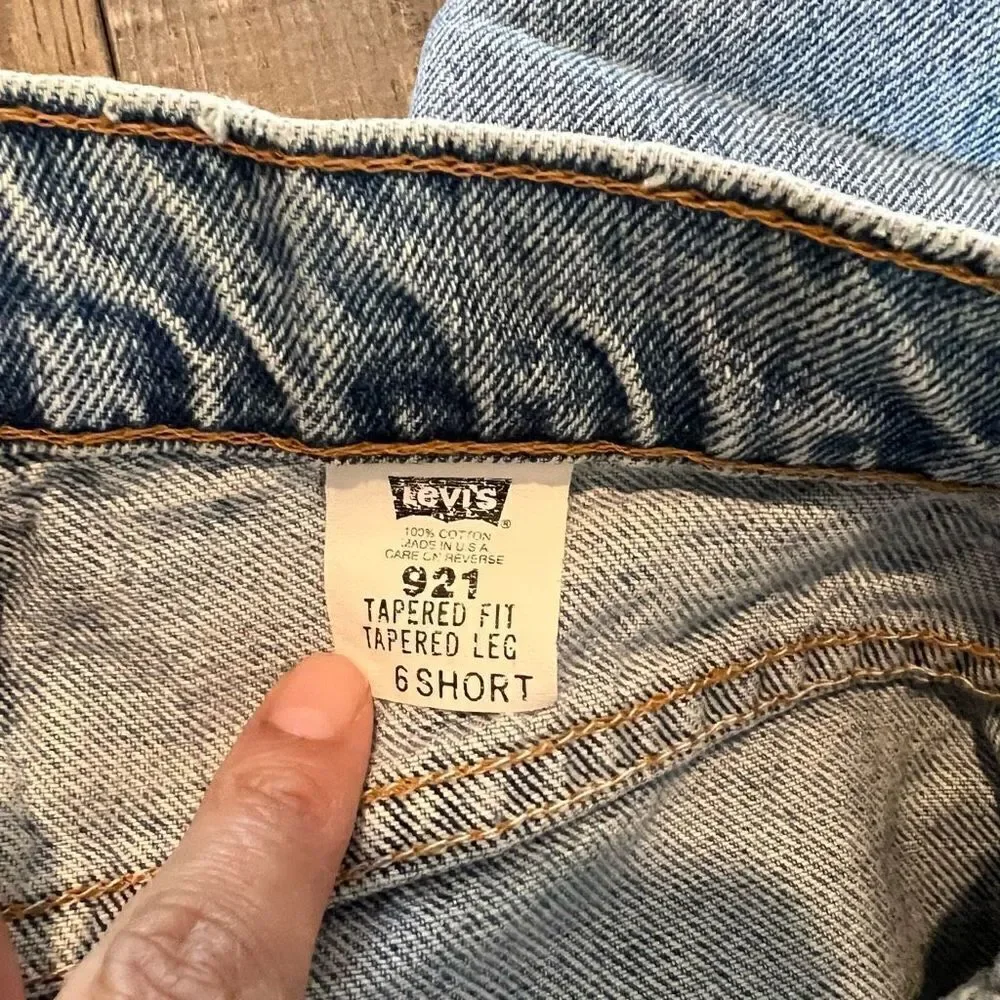 Vintage women’s 921 Levi’s shorts high rise size 6